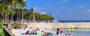 Waikiki Beach Sea Wall | Beat of Hawaii