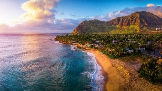 Best Time to Visit Hawaii for Every Reason: Deals, Weather, Beaches, Culture & More