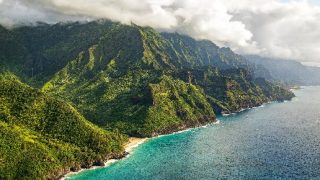$78 Hawaiian Air Deal Doesn’t Stop Headwinds + COVID Cases Drop 17%