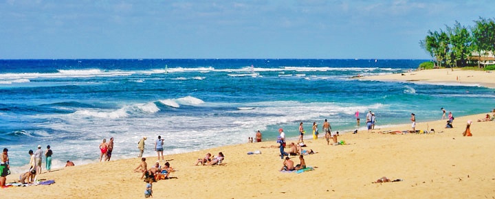 Die hellen Lichter leuchten trotz eines jüngsten Rückgangs der Besucherzahlen auf Hawaii