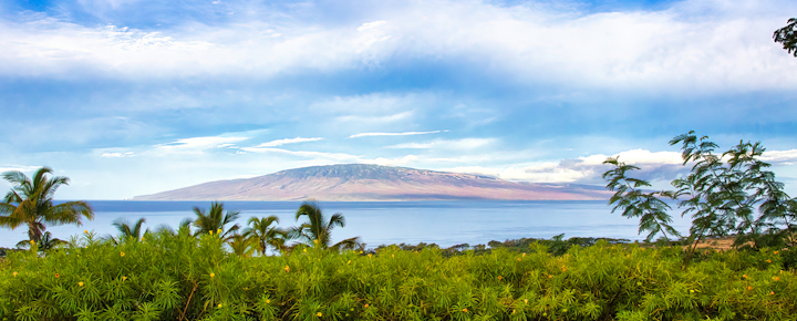 Larry Ellison’s Hawaiian Island Provides Extra Runway for A-Lister Jets