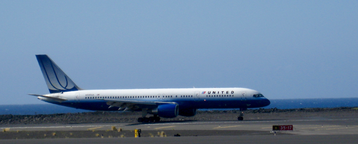 United Airlines 757 in Hawaii