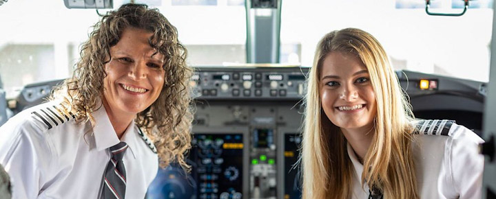 Southwest and Hawaiian battle with mother/daughter pilot teams