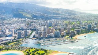 United Hawaii Flights Pruned | Equipment Shortages Complicate Travel Summer