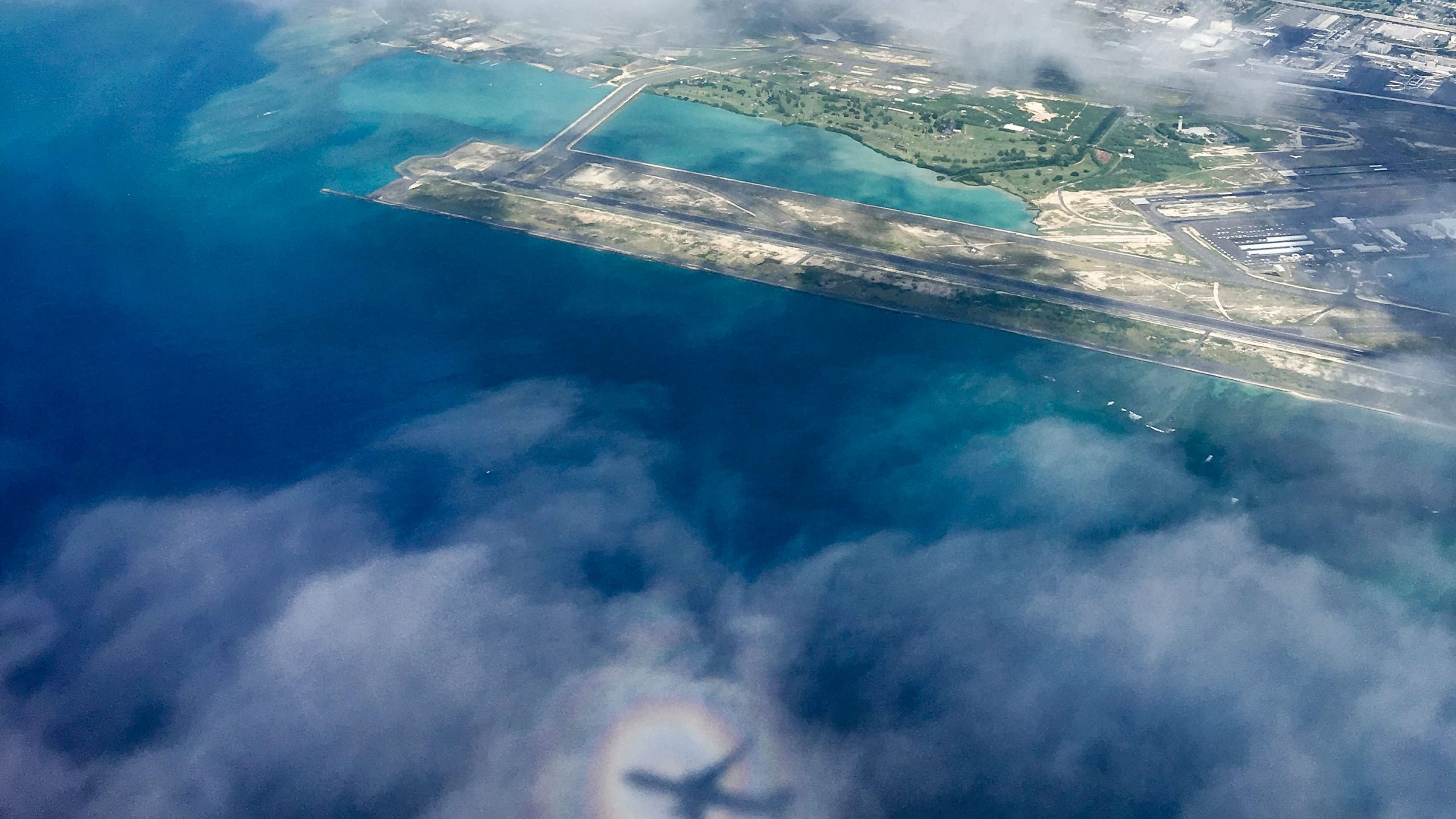 buckle-up-hawaii-flight-air-turbulence-increasing-beat-of-hawaii