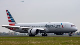 American Airlines Trims Hawaii Flights in Industry-Wide Downsizing