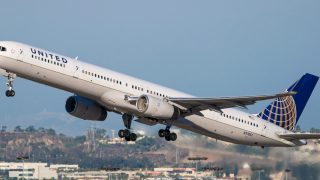 United Hawaii Flight 214: Engine Failure Drama Mid-Pacific