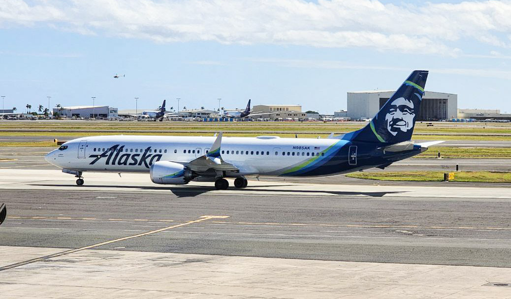 Alaska Air Seeks Dismissal As Hawaiian Merger Hangs in Balance