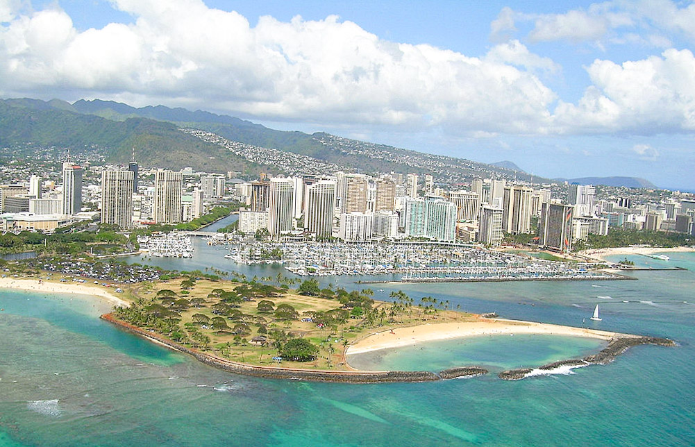 Hawaii Vacation Rentals Struggle: April Occupancy Declines, Prices ...