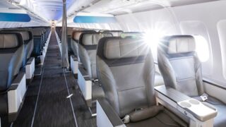 Narrow-Body First Class Hawaii Showdown: Which Airline Tops the List?