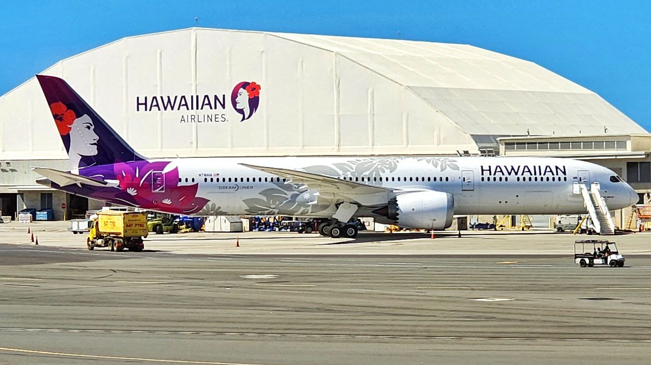 Will Hawaiian Airlines’ Widebody Planes Fly the Coop?