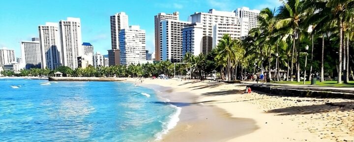 Hawaii Tourism Jolt: U.S. Visitors Surge + Japan Travel Revolution