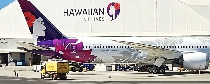 Hawaiian Airlines Dreamliner at HNL