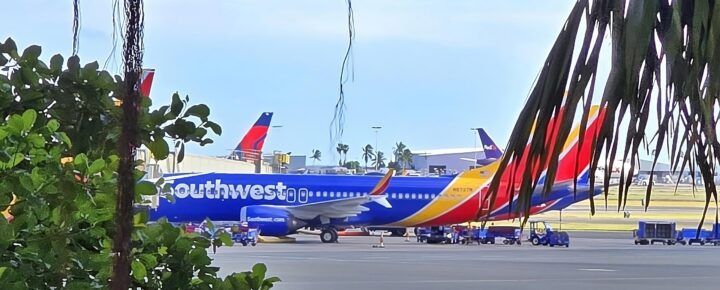 Southwest planes at Honolulu.