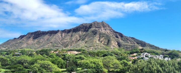 Diamond head view from a Hawaii vacation rental.