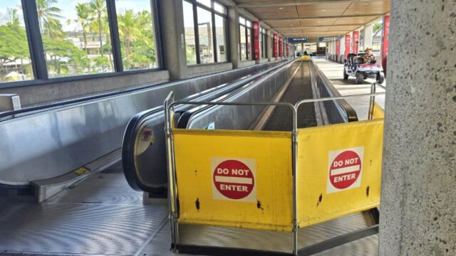 Moving walkway closed at Honolulu Airport when photographed by Beat of Hawaii.