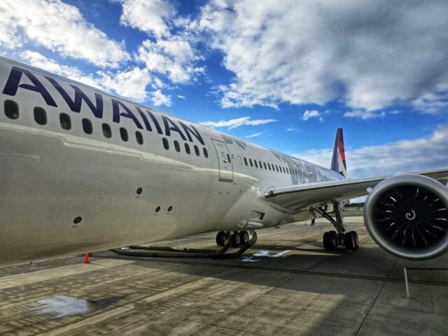 Hawaiian Airlines Dreamliner at HNL