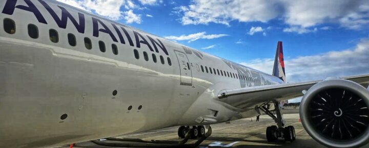 Hawaiian Airlines Dreamliner at HNL