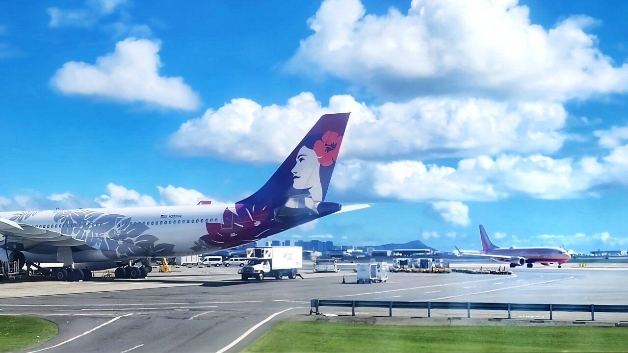 Hawaiian and Southwest planes at HNL