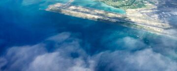 Flight over Honolulu Airport