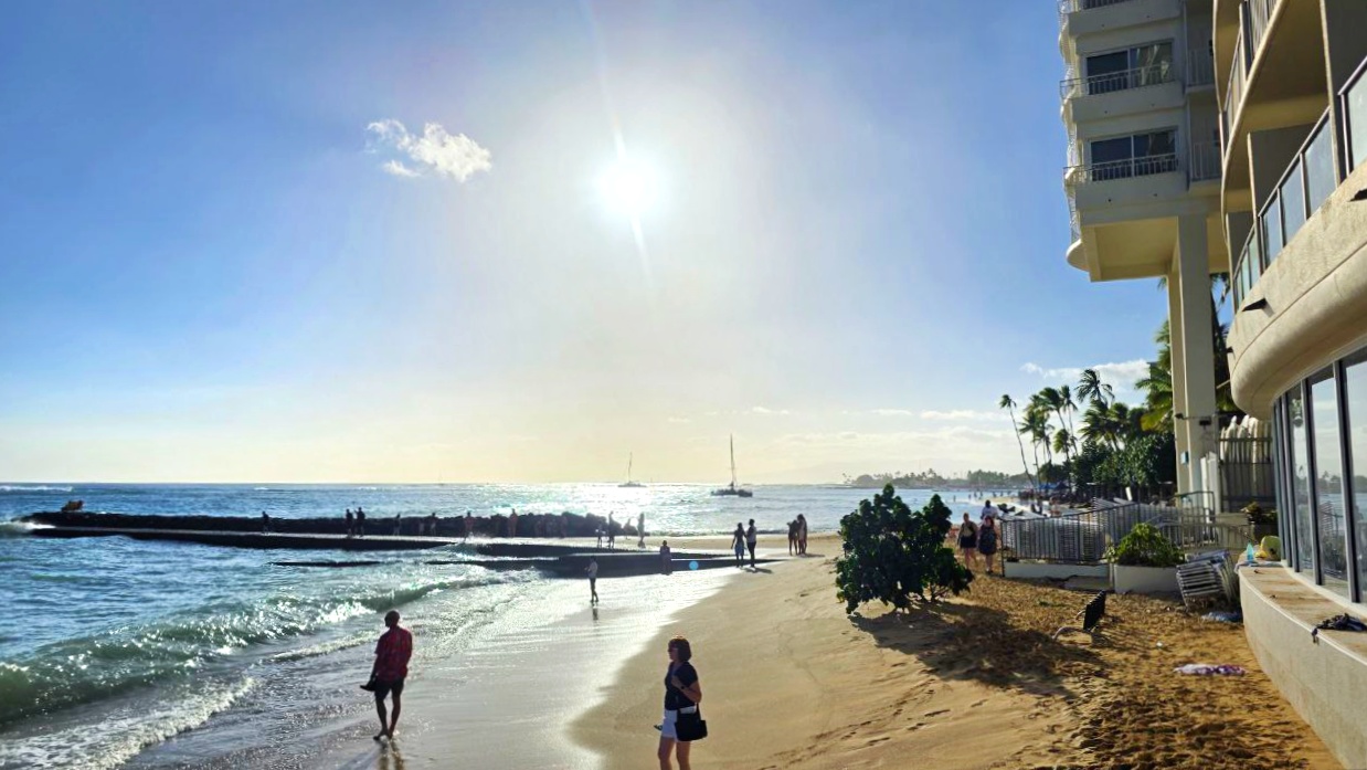 Outrigger Reef Waikiki Beach