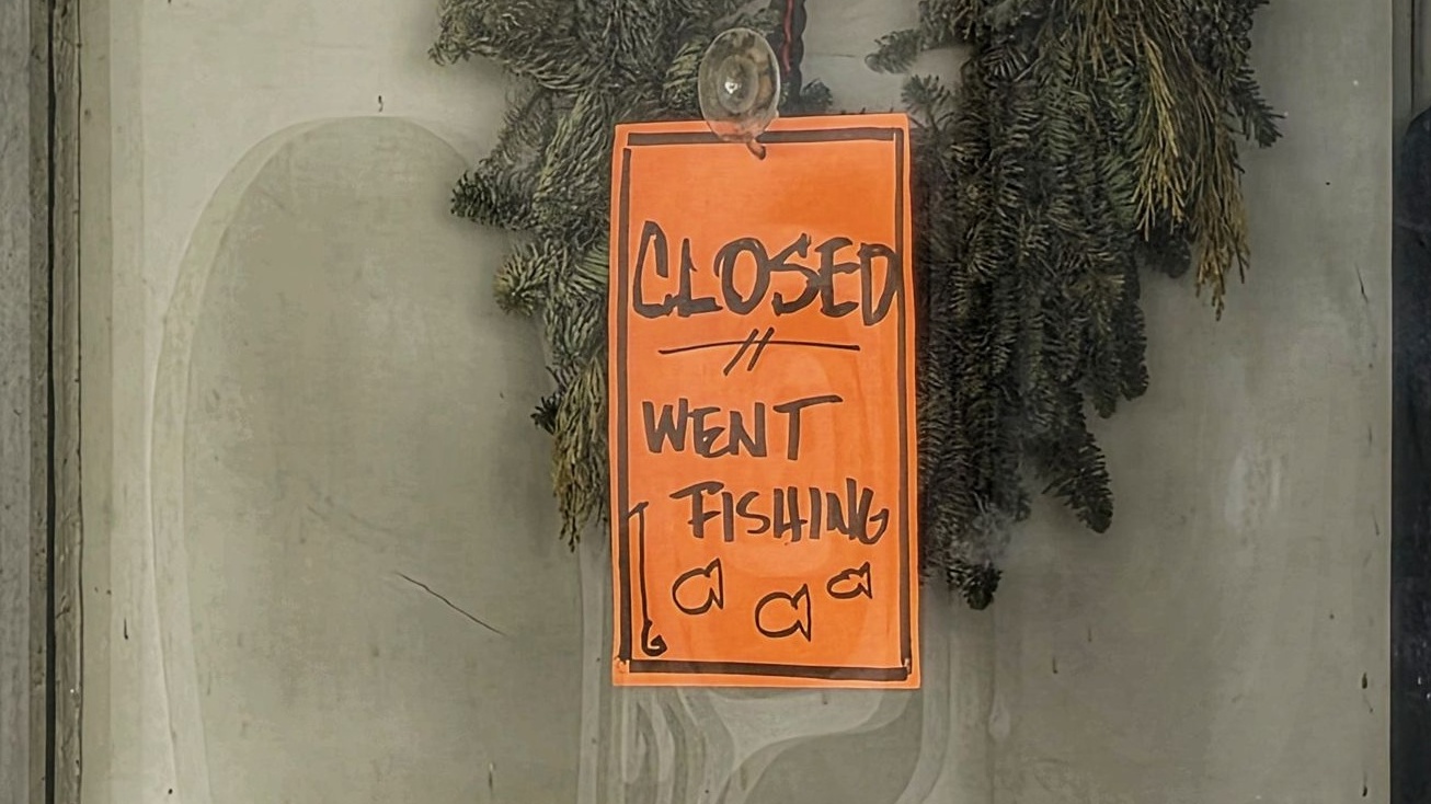 Hilo storefront sign