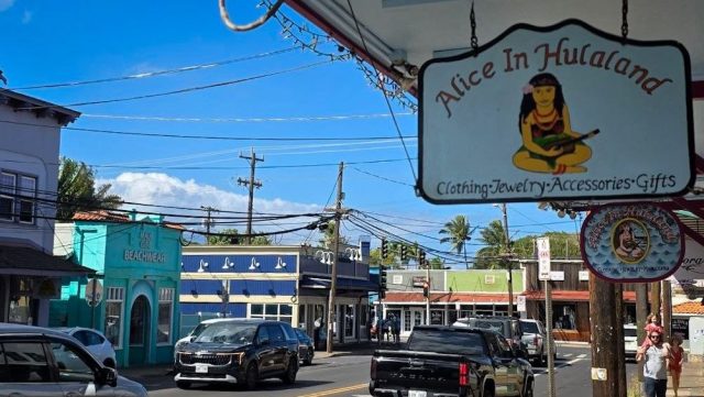 Paia Maui traffic