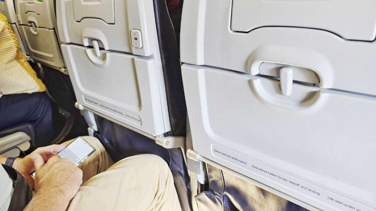 Blocked center seat to Hawaii
