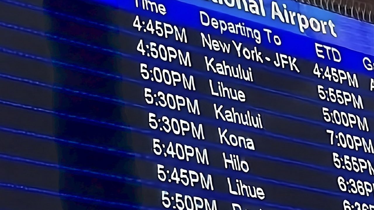 Honolulu flight departure board