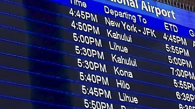 Honolulu flight departure board