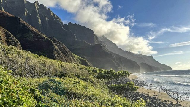 Kalalau trail hiking