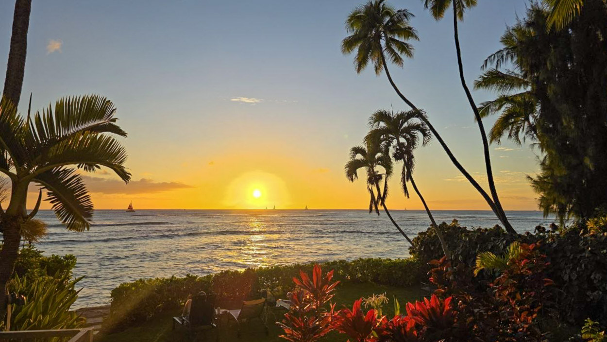 Diamond Head Beach Hotel Oahu