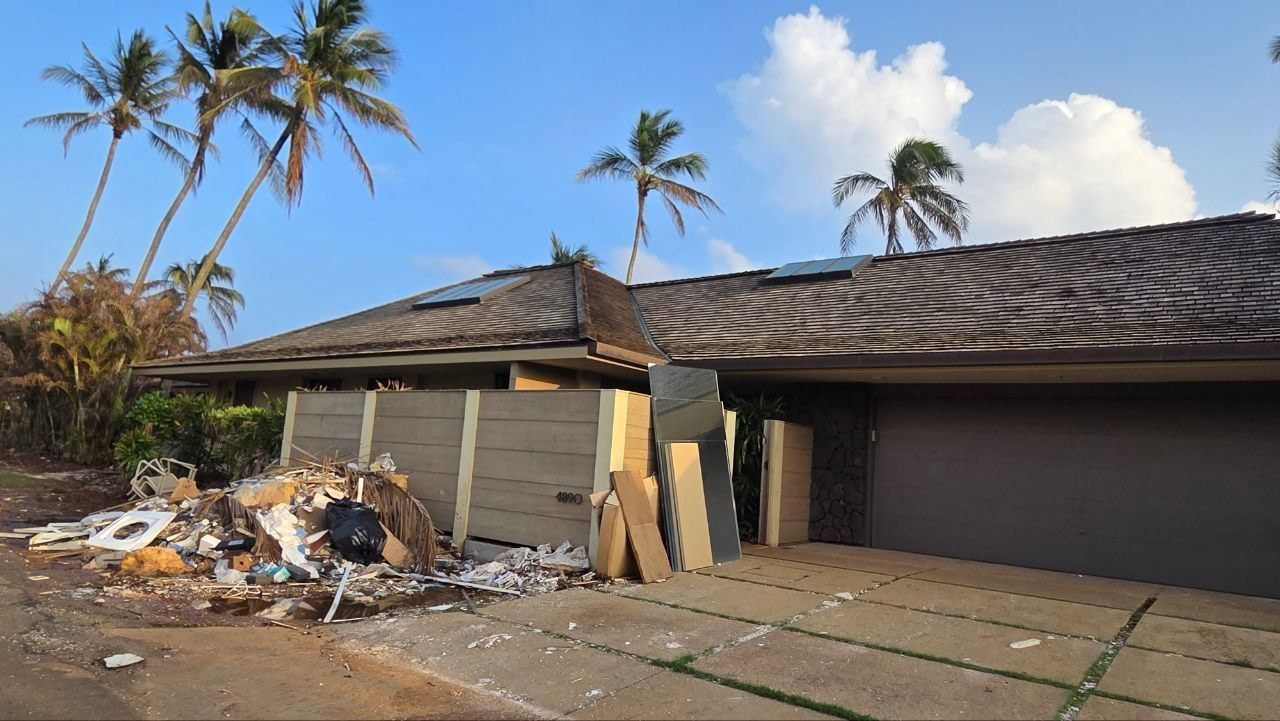 Damaged vacation homes at Poipu after Lowell